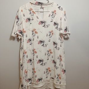 floral dress with keyhole cutout! SLIGHT DAMAGE